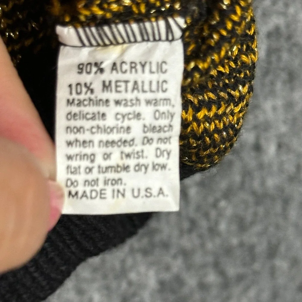 Amethyst Sweater Womens Size XL Black Gold Metallic Snowflake Vintage USA Made